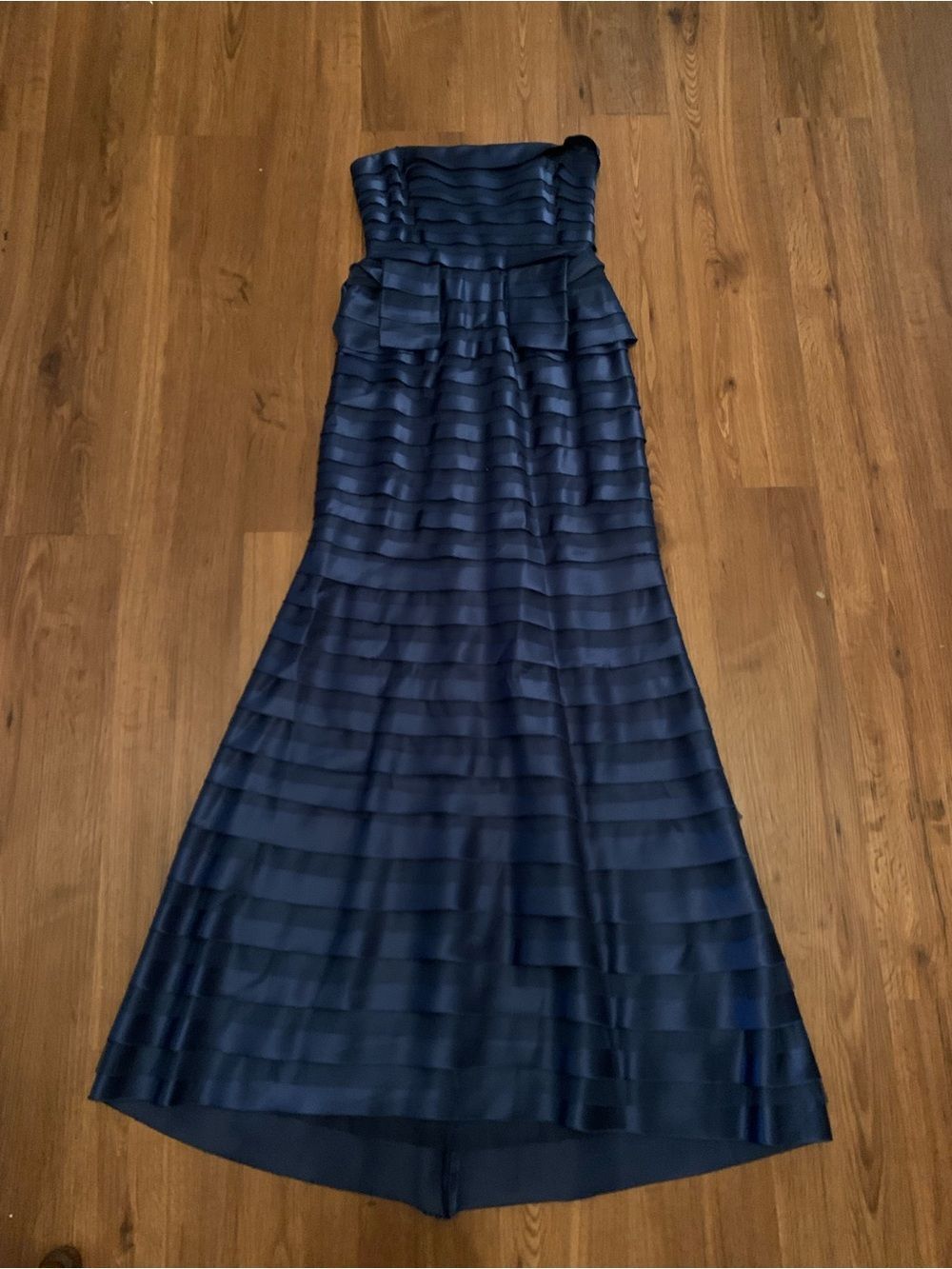 NWOT BCBG MAX AZRIA INK ROSE STRAPLESS TIERED GOWN - Picture 4 of 7